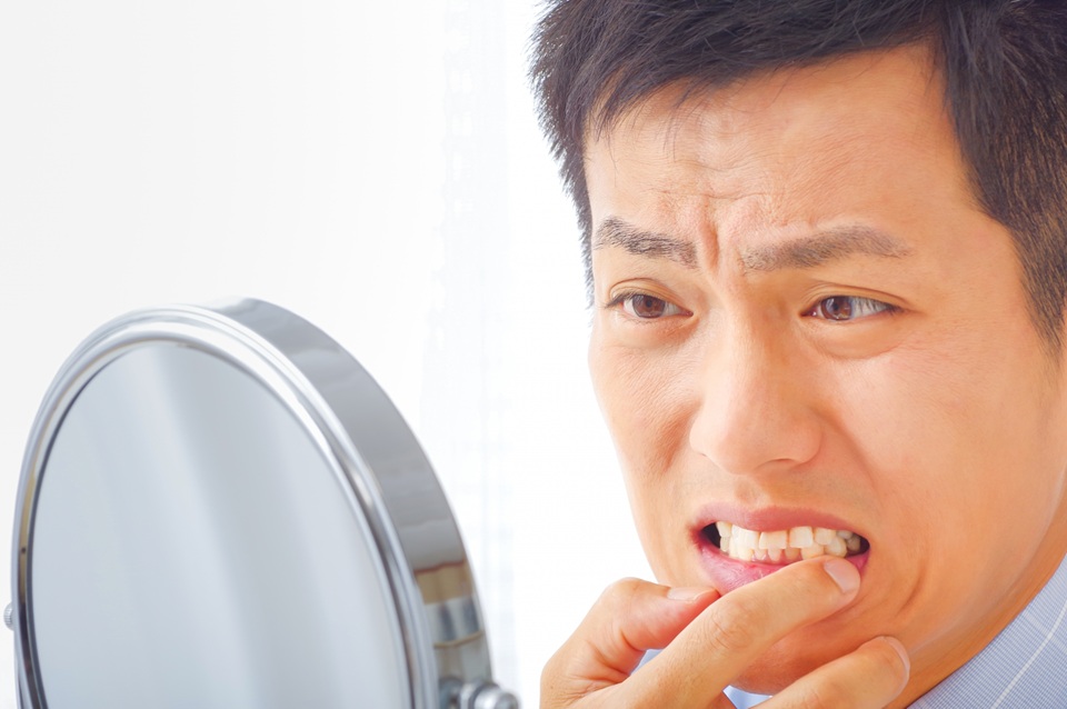 歯ぐきから血が出る原因について